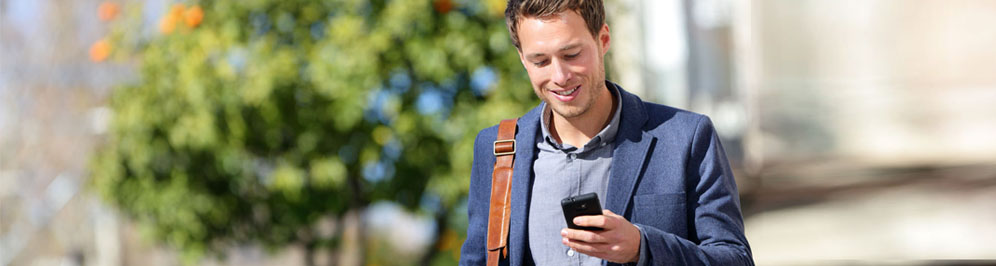 16-0705_blog_Travel-smartphone